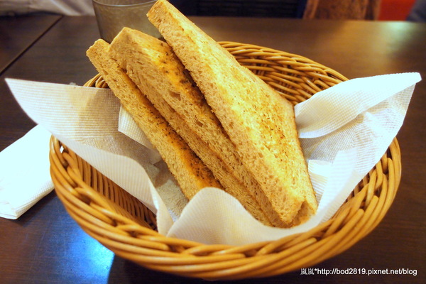 幸福起司(東園店)：【台北萬華】幸福起司－平價大碗的義大利麵，加套餐也不超過２００元喔！