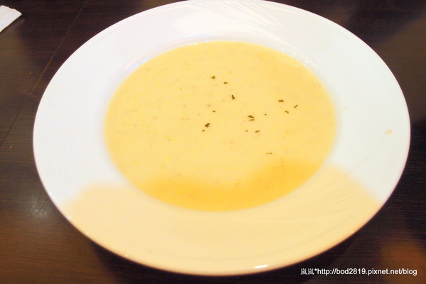 幸福起司(東園店)：【台北萬華】幸福起司－平價大碗的義大利麵，加套餐也不超過２００元喔！