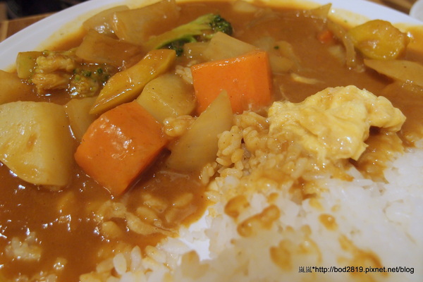 CoCo壱番屋(新竹巨城店)：【新竹東區】CoCo壱番屋－大推奶油咖哩飯！醬汁香濃不膩（巨城購物中心內）