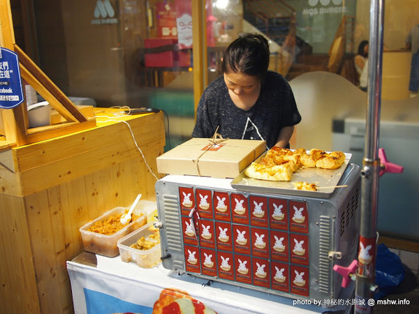 樂可芙luckfoot：【食記】台中Luckfoot 樂可芙焦糖蘭姆蘋果派@西屯東海夜市捷運BRT東海別墅 : 微甜不膩的東海美食,真材實料的手工現作甜點,午茶時段的小確幸!