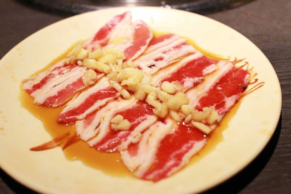 【蘆洲】九龍炭火燒肉吃到飽-原汁原肉原始美味