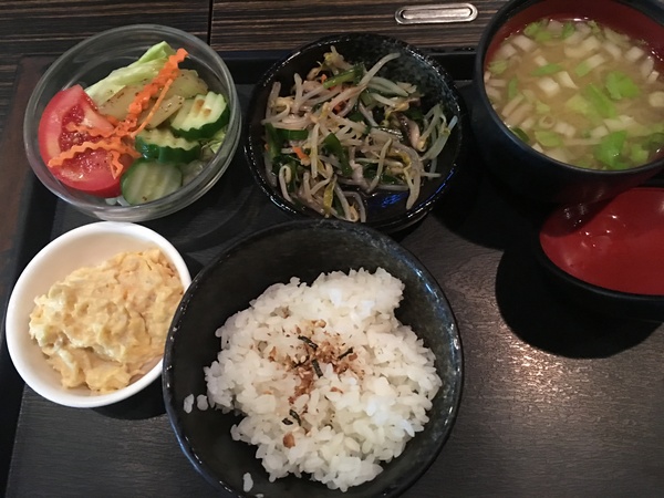 秋吉木炭串燒(忠孝店)：[捷運忠孝復興站美食] 秋吉串燒-忠孝店*燒烤料理餐廳*串燒老店