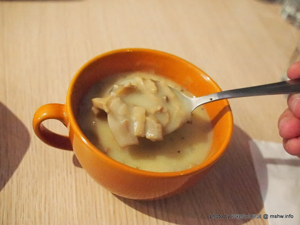 Burger Joint 7分So 漢堡 早午餐專賣(東海店):【食記】台中Burger Joint 7分SO美式廚房東海店@西屯BRT澄清醫院 : 老屋新生,餐點不錯的庭園風美式早午餐