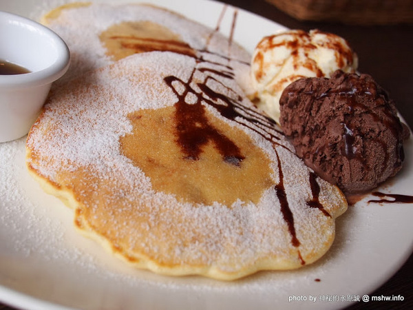 Burger Joint 7分So 漢堡 早午餐專賣(東海店):【食記】台中Burger Joint 7分SO美式廚房東海店@西屯BRT澄清醫院 : 老屋新生,餐點不錯的庭園風美式早午餐