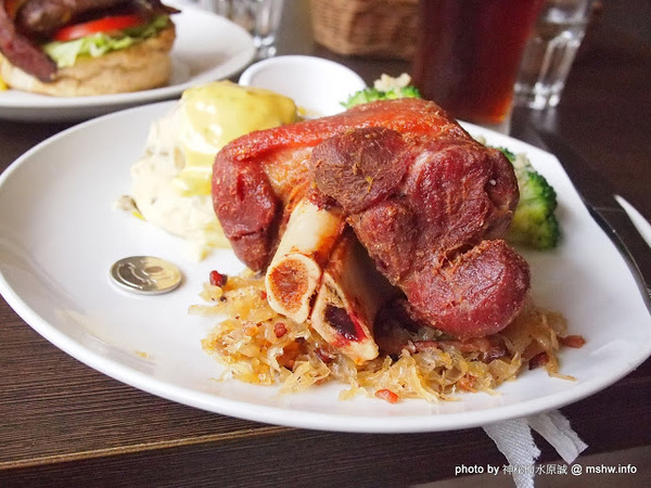 Burger Joint 7分So 漢堡 早午餐專賣(東海店):【食記】台中Burger Joint 7分SO美式廚房東海店@西屯BRT澄清醫院 : 老屋新生,餐點不錯的庭園風美式早午餐