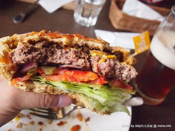 Burger Joint 7分So 漢堡 早午餐專賣(東海店):【食記】台中Burger Joint 7分SO美式廚房東海店@西屯BRT澄清醫院 : 老屋新生,餐點不錯的庭園風美式早午餐