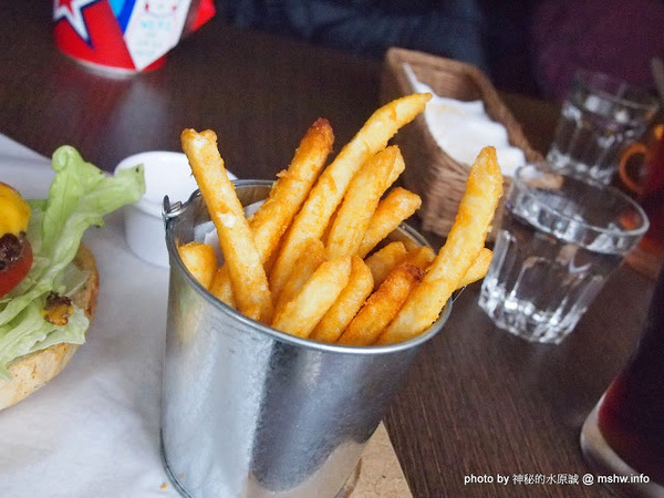 Burger Joint 7分So 漢堡 早午餐專賣(東海店):【食記】台中Burger Joint 7分SO美式廚房東海店@西屯BRT澄清醫院 : 老屋新生,餐點不錯的庭園風美式早午餐