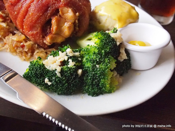 Burger Joint 7分So 漢堡 早午餐專賣(東海店):【食記】台中Burger Joint 7分SO美式廚房東海店@西屯BRT澄清醫院 : 老屋新生,餐點不錯的庭園風美式早午餐