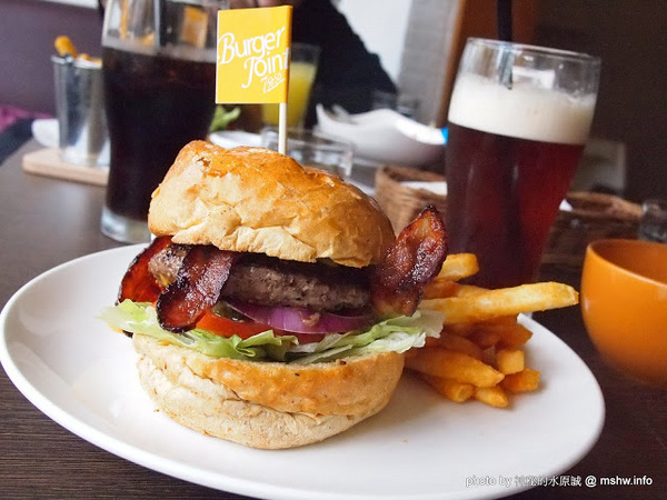 Burger Joint 7分So 漢堡 早午餐專賣(東海店):【食記】台中Burger Joint 7分SO美式廚房東海店@西屯BRT澄清醫院 : 老屋新生,餐點不錯的庭園風美式早午餐