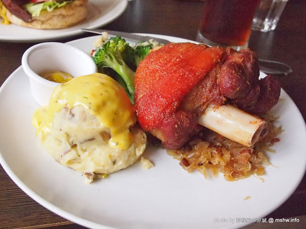 Burger Joint 7分So 漢堡 早午餐專賣(東海店):【食記】台中Burger Joint 7分SO美式廚房東海店@西屯BRT澄清醫院 : 老屋新生,餐點不錯的庭園風美式早午餐