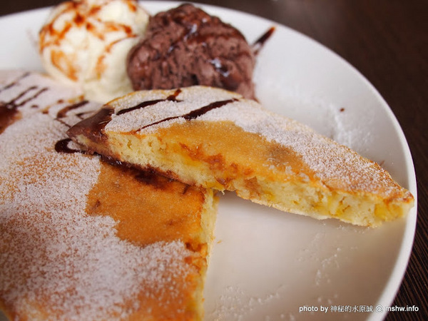 Burger Joint 7分So 漢堡 早午餐專賣(東海店):【食記】台中Burger Joint 7分SO美式廚房東海店@西屯BRT澄清醫院 : 老屋新生,餐點不錯的庭園風美式早午餐