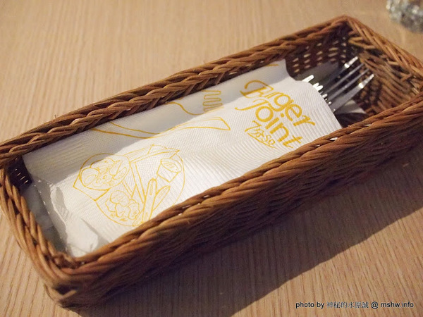 Burger Joint 7分So 漢堡 早午餐專賣(東海店):【食記】台中Burger Joint 7分SO美式廚房東海店@西屯BRT澄清醫院 : 老屋新生,餐點不錯的庭園風美式早午餐