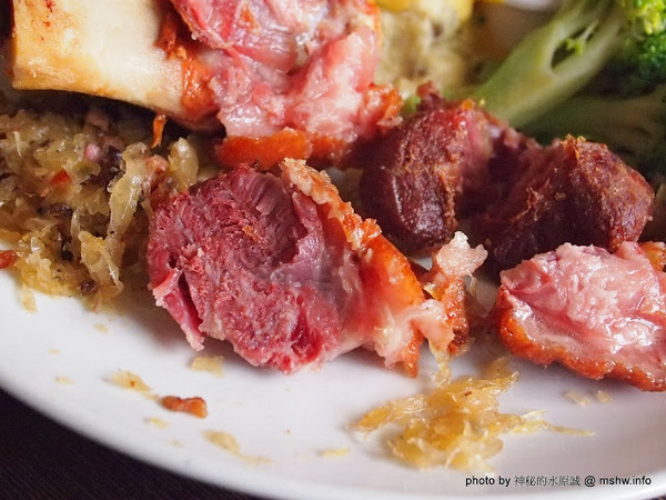 Burger Joint 7分So 漢堡 早午餐專賣(東海店):【食記】台中Burger Joint 7分SO美式廚房東海店@西屯BRT澄清醫院 : 老屋新生,餐點不錯的庭園風美式早午餐