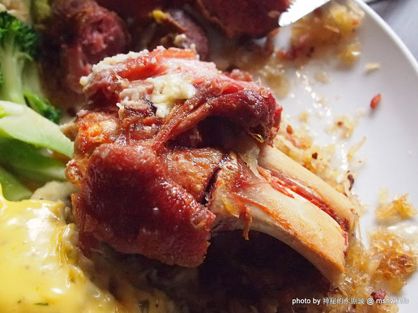 Burger Joint 7分So 漢堡 早午餐專賣(東海店):【食記】台中Burger Joint 7分SO美式廚房東海店@西屯BRT澄清醫院 : 老屋新生,餐點不錯的庭園風美式早午餐