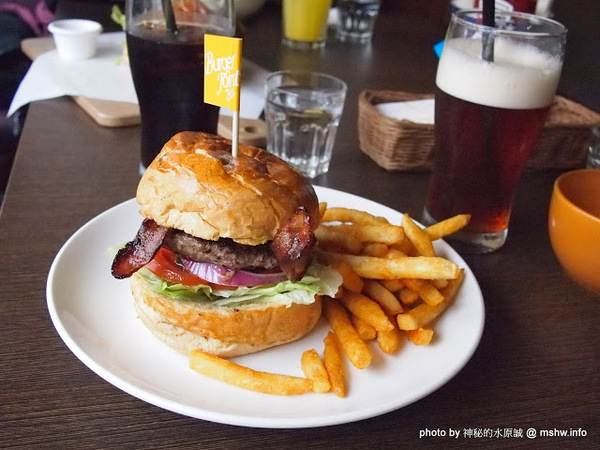 Burger Joint 7分So 漢堡 早午餐專賣(東海店):【食記】台中Burger Joint 7分SO美式廚房東海店@西屯BRT澄清醫院 : 老屋新生,餐點不錯的庭園風美式早午餐