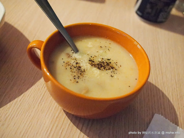 Burger Joint 7分So 漢堡 早午餐專賣(東海店):【食記】台中Burger Joint 7分SO美式廚房東海店@西屯BRT澄清醫院 : 老屋新生,餐點不錯的庭園風美式早午餐