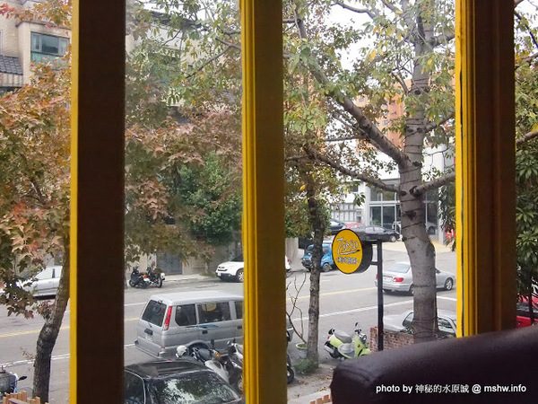 Burger Joint 7分So 漢堡 早午餐專賣(東海店):【食記】台中Burger Joint 7分SO美式廚房東海店@西屯BRT澄清醫院 : 老屋新生,餐點不錯的庭園風美式早午餐