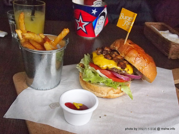 Burger Joint 7分So 漢堡 早午餐專賣(東海店):【食記】台中Burger Joint 7分SO美式廚房東海店@西屯BRT澄清醫院 : 老屋新生,餐點不錯的庭園風美式早午餐