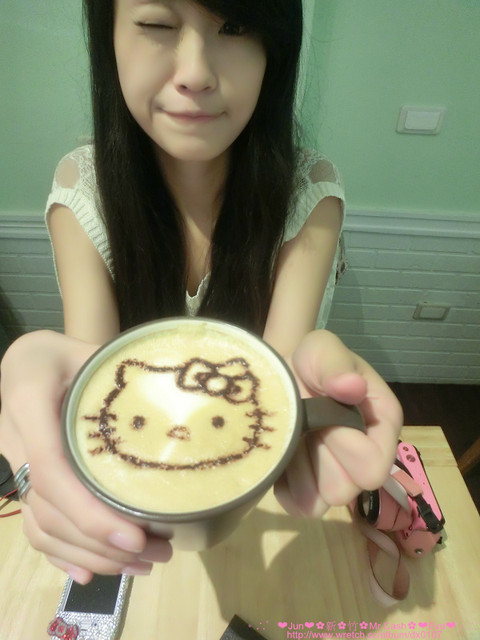 Mr. cash:【食記】oO。。新竹 Mr.Cash蜜糖吐司 什麼?!蜜糖吐司也不忘了Candy Crush,超可愛的kitty蜜糖吐司,大家吃過了嘛?!而且還有可愛的拉花kitty咖啡喲~。o○。