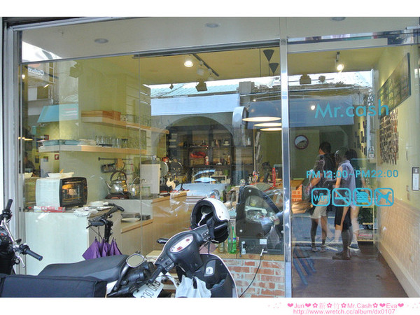 Mr. cash:【食記】oO。。新竹 Mr.Cash蜜糖吐司 什麼?!蜜糖吐司也不忘了Candy Crush,超可愛的kitty蜜糖吐司,大家吃過了嘛?!而且還有可愛的拉花kitty咖啡喲~。o○。