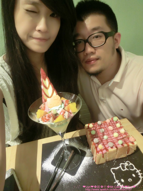 Mr. cash:【食記】oO。。新竹 Mr.Cash蜜糖吐司 什麼?!蜜糖吐司也不忘了Candy Crush,超可愛的kitty蜜糖吐司,大家吃過了嘛?!而且還有可愛的拉花kitty咖啡喲~。o○。