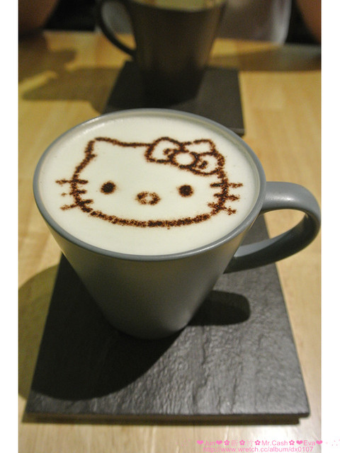 Mr. cash:【食記】oO。。新竹 Mr.Cash蜜糖吐司 什麼?!蜜糖吐司也不忘了Candy Crush,超可愛的kitty蜜糖吐司,大家吃過了嘛?!而且還有可愛的拉花kitty咖啡喲~。o○。