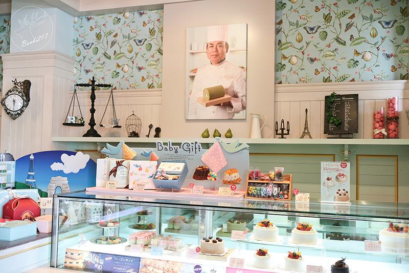 Banbi217 美食旅遊: 台中美食。月之戀人 Moon Lovers 日法洋菓子甜點,客製化訂結婚喜餅、彌月蛋糕到店及宅配試吃,可愛兔子草莓鮮奶油蛋糕,神保蛋糕捲(邀約)