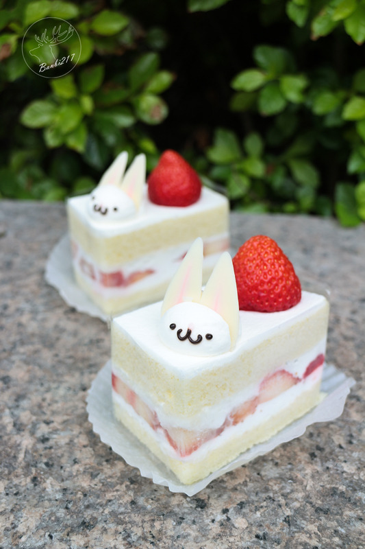 Banbi217 美食旅遊: 台中美食。月之戀人 Moon Lovers 日法洋菓子甜點,客製化訂結婚喜餅、彌月蛋糕到店及宅配試吃,可愛兔子草莓鮮奶油蛋糕,神保蛋糕捲(邀約)