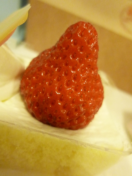 月の戀人Moon Lovers (原Bien 品昂創作洋菓子)：【台中西區】每一口都是幸福，不容錯過的高級甜點－月之戀人Moon Lovers