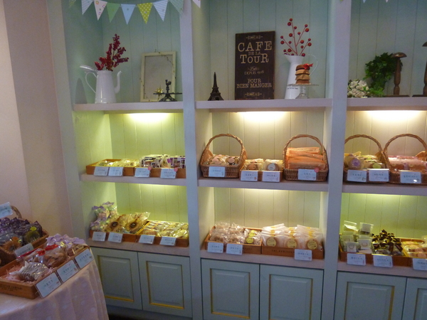 月の戀人Moon Lovers (原Bien 品昂創作洋菓子)：【台中西區】每一口都是幸福，不容錯過的高級甜點－月之戀人Moon Lovers