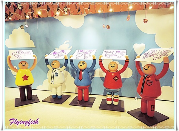 舉牌小人迎新Party：╭(′▽`)╯好康報你哉:萌翻囉～ 快來和舉牌小人開趴吧!! －「迎新Party:新光三越(台北站前店)」