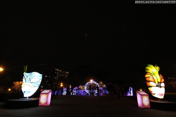 2014中台灣元宵燈會：2014中臺灣元宵燈會-飛馬獻瑞耀臺中✪主燈搭配女高音live演唱超威的