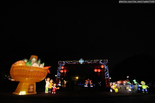 2014中台灣元宵燈會：2014中臺灣元宵燈會-飛馬獻瑞耀臺中✪主燈搭配女高音live演唱超威的