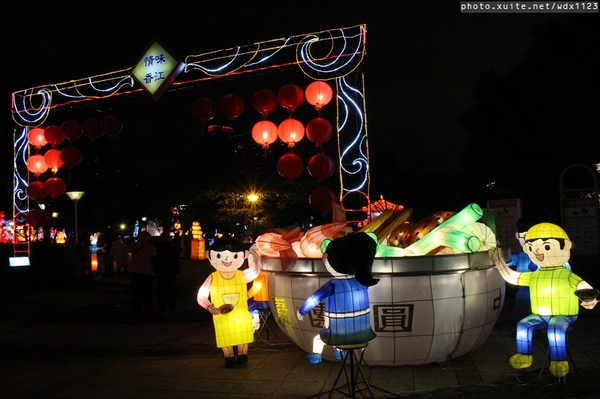 2014中台灣元宵燈會：2014中臺灣元宵燈會-飛馬獻瑞耀臺中✪主燈搭配女高音live演唱超威的