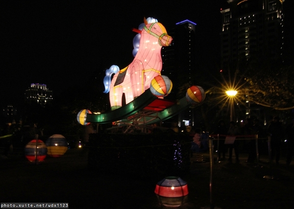 2014中台灣元宵燈會：2014中臺灣元宵燈會-飛馬獻瑞耀臺中✪主燈搭配女高音live演唱超威的