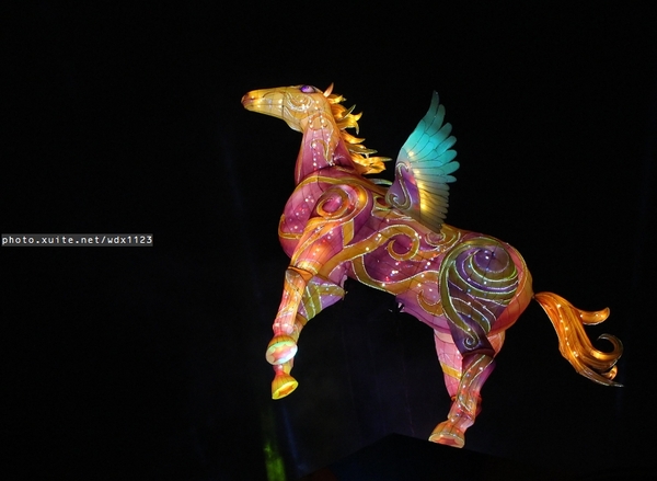 2014中台灣元宵燈會：2014中臺灣元宵燈會-飛馬獻瑞耀臺中✪主燈搭配女高音live演唱超威的