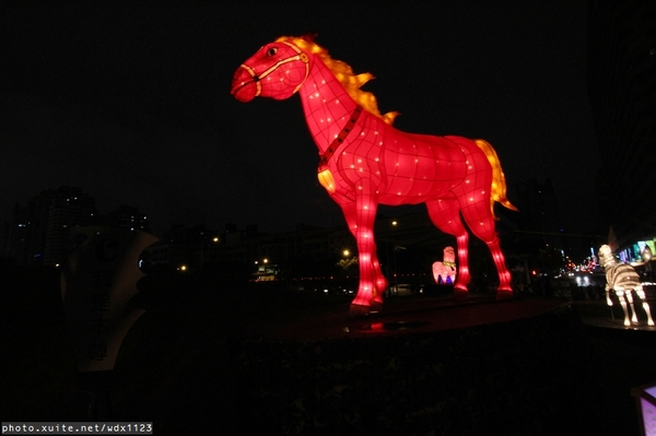 2014中台灣元宵燈會：2014中臺灣元宵燈會-飛馬獻瑞耀臺中✪主燈搭配女高音live演唱超威的