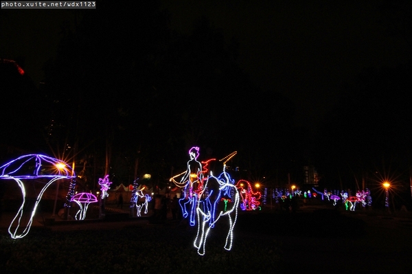 2014中台灣元宵燈會：2014中臺灣元宵燈會-飛馬獻瑞耀臺中✪主燈搭配女高音live演唱超威的