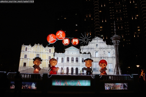 2014中台灣元宵燈會：2014中臺灣元宵燈會-飛馬獻瑞耀臺中✪主燈搭配女高音live演唱超威的