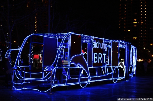 2014中台灣元宵燈會：2014中臺灣元宵燈會-飛馬獻瑞耀臺中✪主燈搭配女高音live演唱超威的