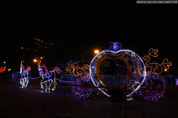 2014中台灣元宵燈會：2014中臺灣元宵燈會-飛馬獻瑞耀臺中✪主燈搭配女高音live演唱超威的