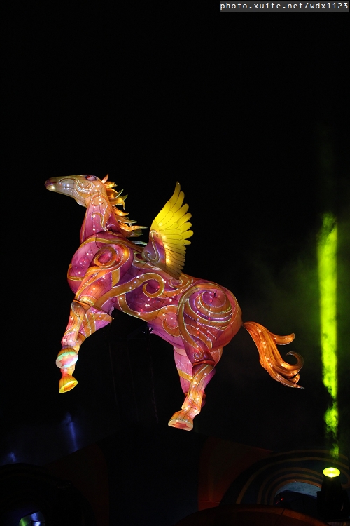 2014中台灣元宵燈會：2014中臺灣元宵燈會-飛馬獻瑞耀臺中✪主燈搭配女高音live演唱超威的