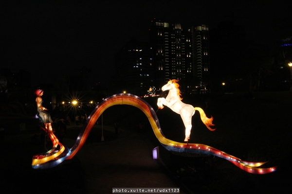 2014中台灣元宵燈會：2014中臺灣元宵燈會-飛馬獻瑞耀臺中✪主燈搭配女高音live演唱超威的