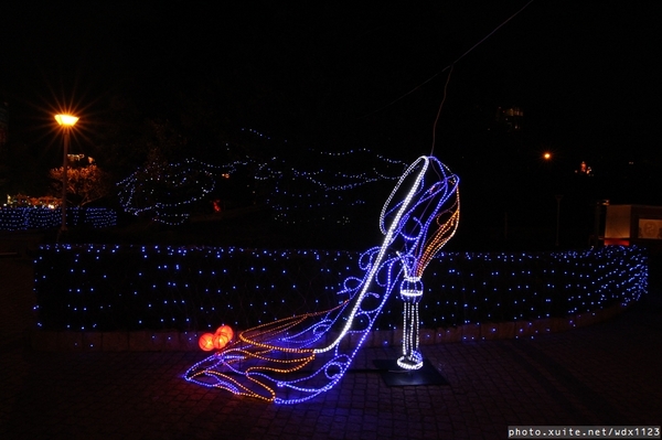 2014中台灣元宵燈會：2014中臺灣元宵燈會-飛馬獻瑞耀臺中✪主燈搭配女高音live演唱超威的