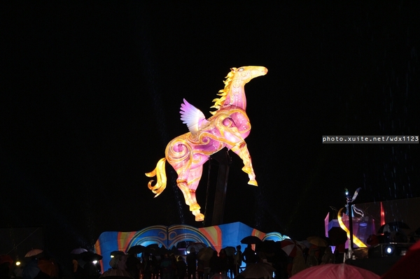 2014中台灣元宵燈會：2014中臺灣元宵燈會-飛馬獻瑞耀臺中✪主燈搭配女高音live演唱超威的