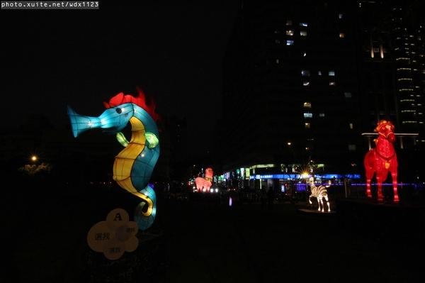 2014中台灣元宵燈會：2014中臺灣元宵燈會-飛馬獻瑞耀臺中✪主燈搭配女高音live演唱超威的