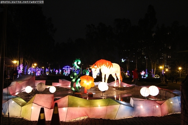 2014中台灣元宵燈會：2014中臺灣元宵燈會-飛馬獻瑞耀臺中✪主燈搭配女高音live演唱超威的