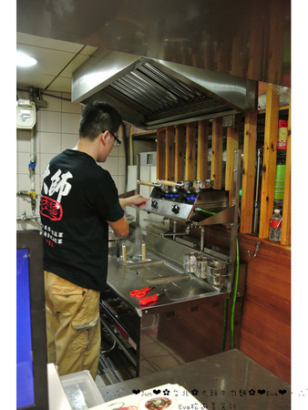 大師牛肉麵：【食記】oO。o○。台北　內湖－西湖捷運站　大師牛肉麵　必吃牛肉麵店　隱藏版牛肉麵　做工繁雜，一天只賣８０碗，賣完就等明天啦！oO。o○。　