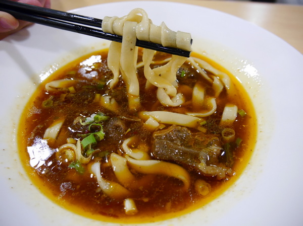 大師牛肉麵：【西湖捷運站2樓】大師牛肉麵－每日限量的一代宗師牛肉麵