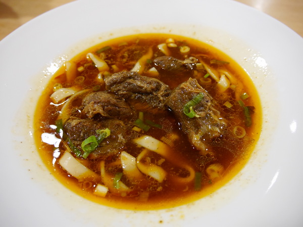 大師牛肉麵：【西湖捷運站2樓】大師牛肉麵－每日限量的一代宗師牛肉麵